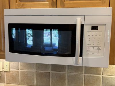 White Samsung Microwave