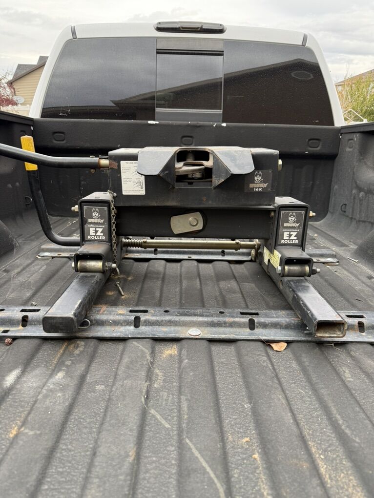 Husky Adjustable ez Roller 5th Wheel Hitch