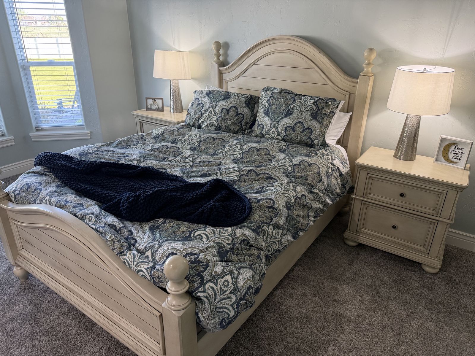 5 piece Queen size bedroom set