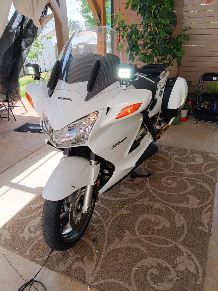 2016 Honda ST1300P