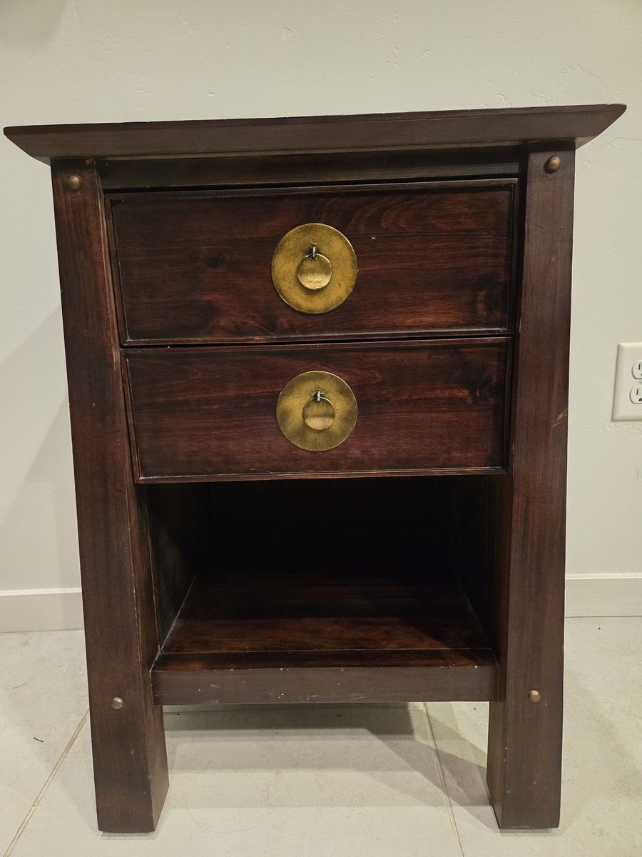 Nightstand – Good Condition (Minor Surface Scratches)