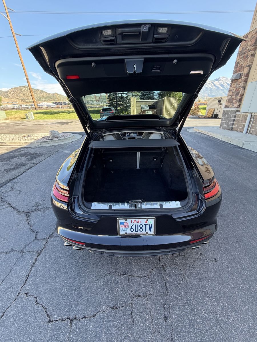Main image 7