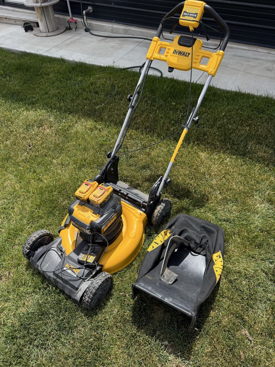 DeWalt 20 volt lawn mower