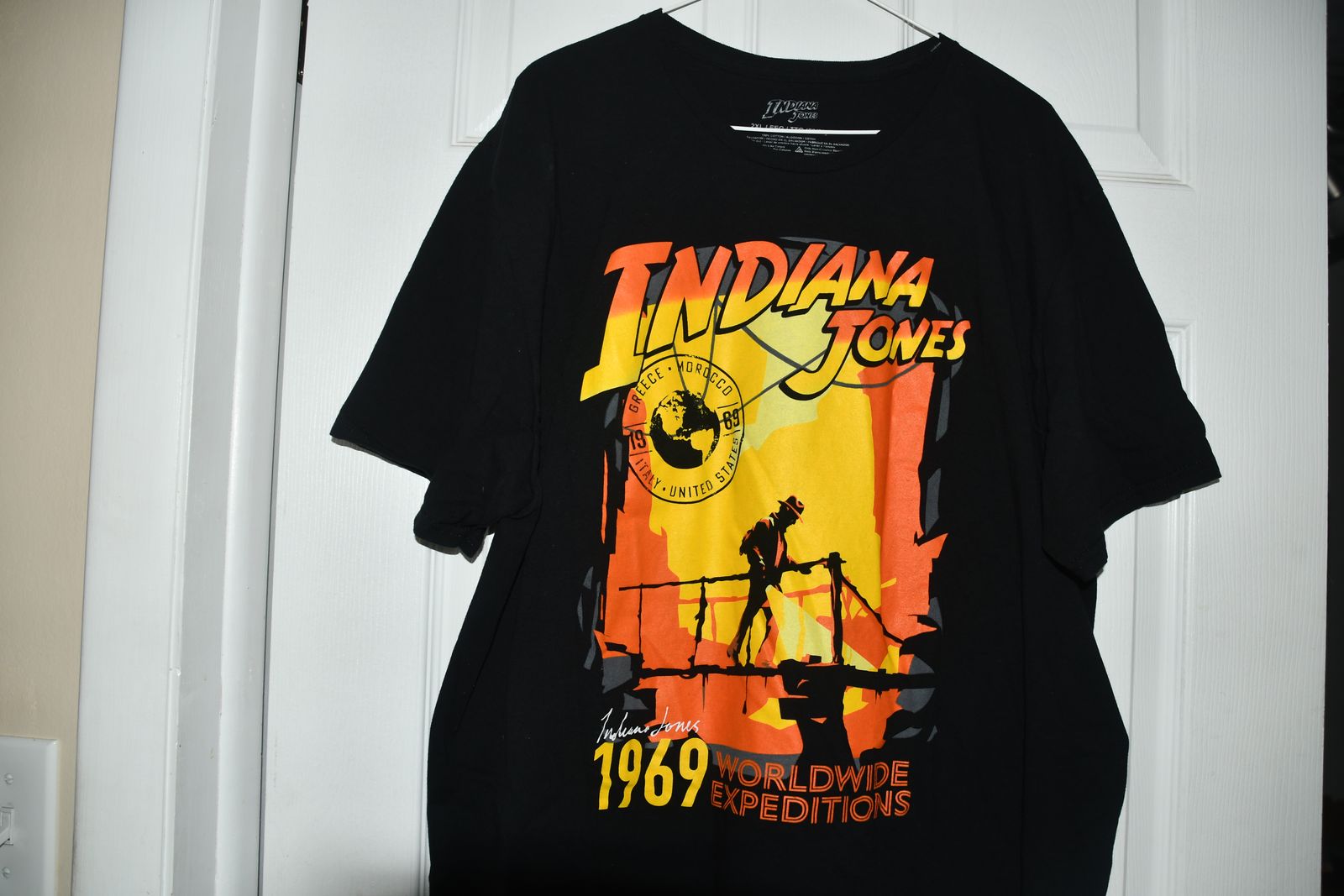 MEN'S "INDIANA JONES" BLACK T SHIRT ~ SIZE 2 XL ~ SHORT SLEEVE