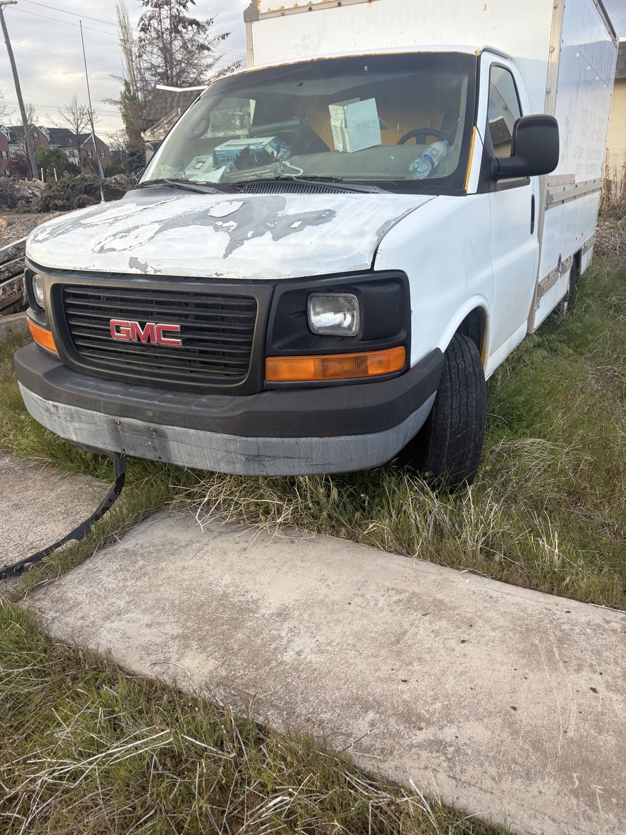 2004 gmc van front clip,