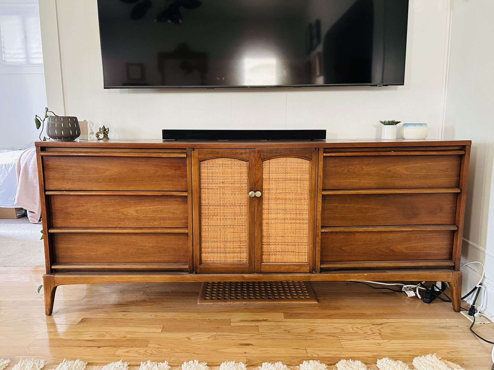 Cabinet / Sideboard