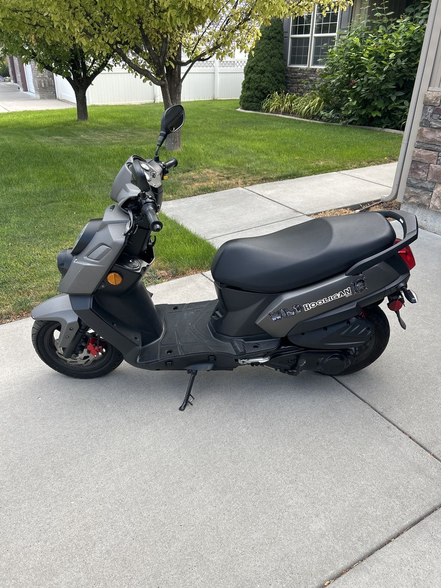 2022 Hooligan i170 Scooter