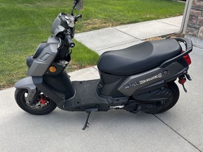 2022 Hooligan i170 Scooter
