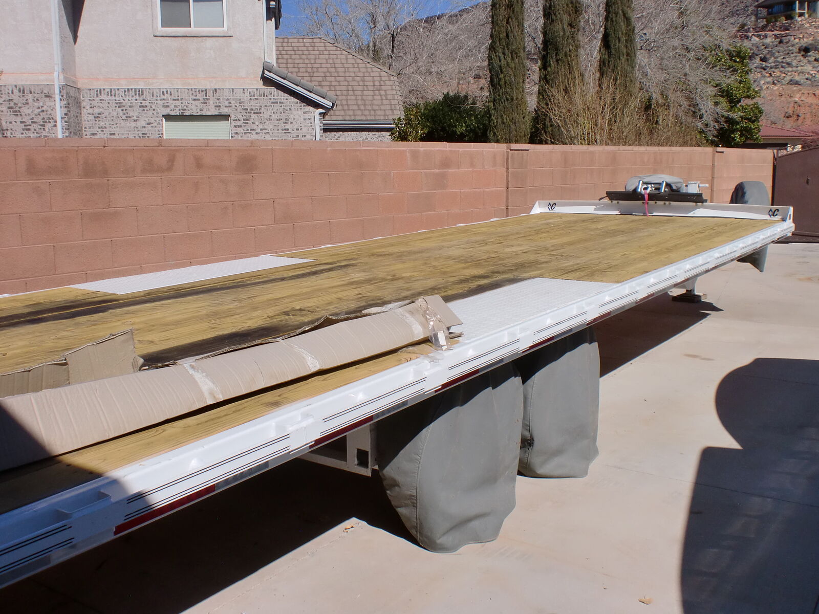 2024 Diamond C 26' Hydraulic tilt Trailer