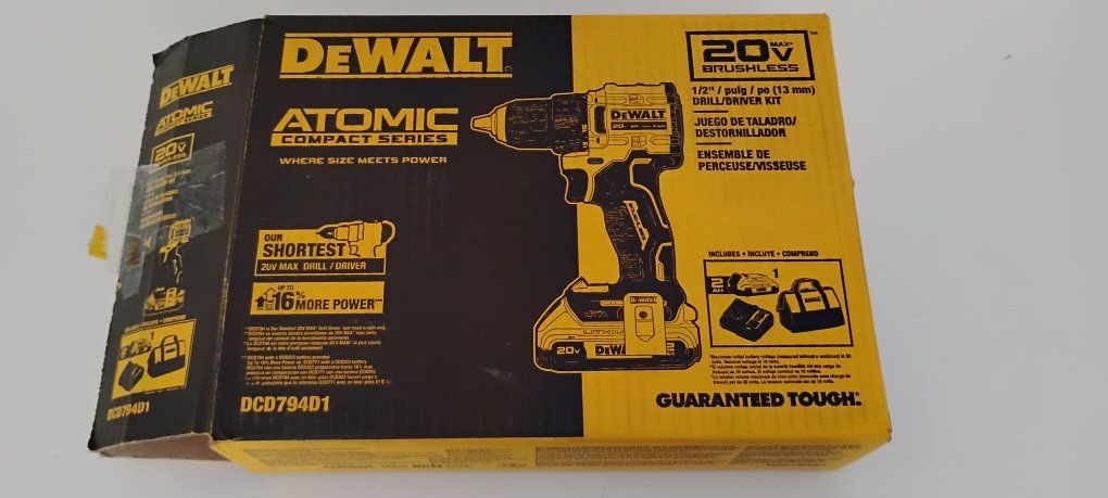DEWALT ATOMIC 20V MAX Brushless 1/2-in Drill/Driver Kit (DCD794D1)