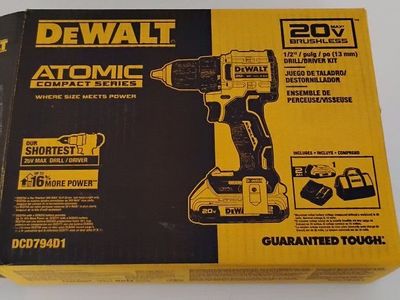 DEWALT ATOMIC 20V MAX Brushless 1/2-in Drill/Driver Kit (DCD794D1)
