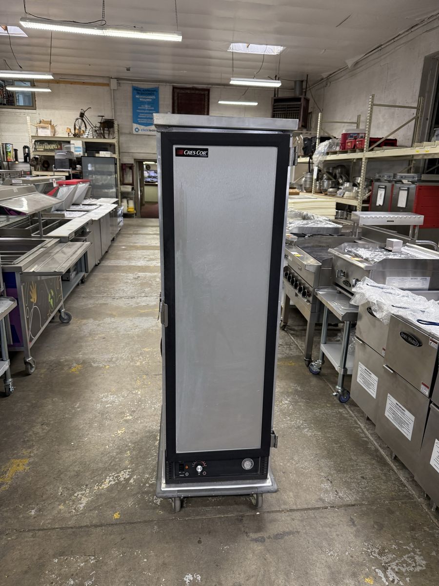CRES COR food warmer in excellent working condition 120 volts with wheels