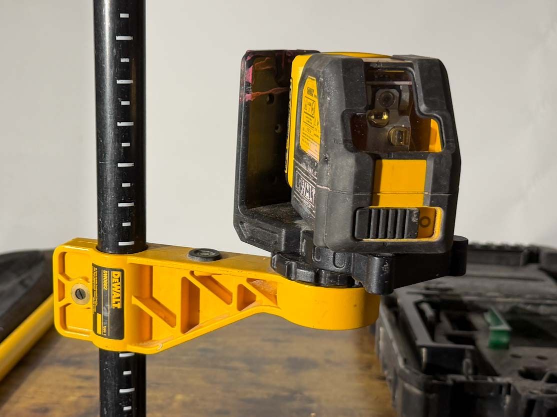 DEWALT 12V MAX Green Cross Line Laser w/ Extension Pole Bundle (Model DW088LG) $280 OBO