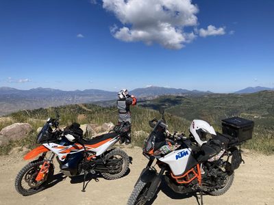 2023 KTM Adventure r