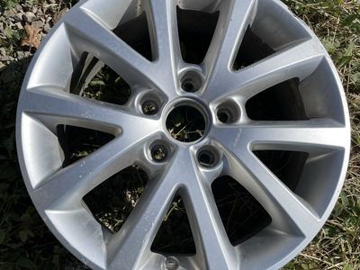 OEM VW Jetta 5-Lug Silver Alloy Wheel (Single) - Scratches, Minor Scuffing