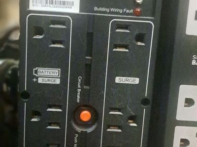 Cyber Power Backup CST1500S