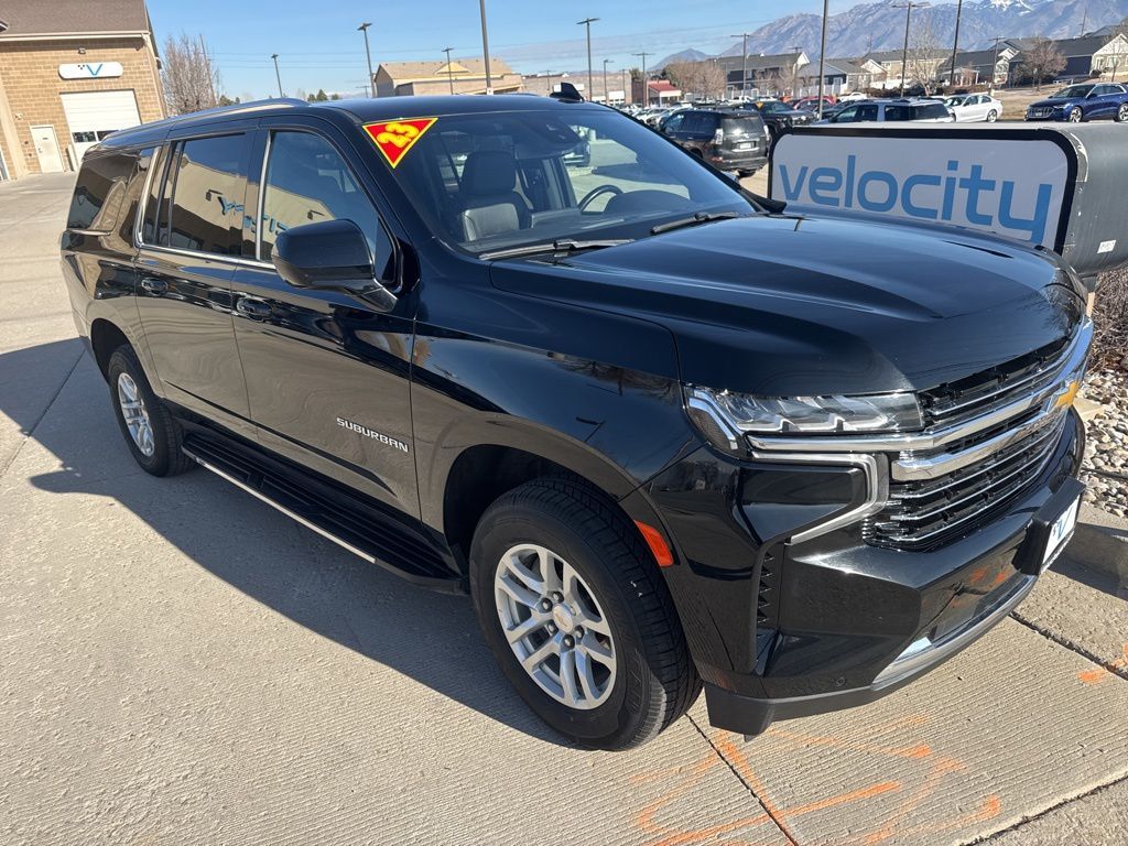 2023 Chevrolet Suburban LT