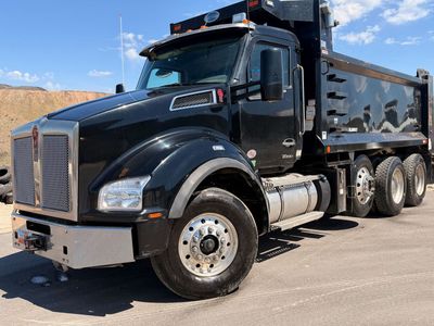 2023 Kenworth T880 tri-axle dump truck, 123,870 miles