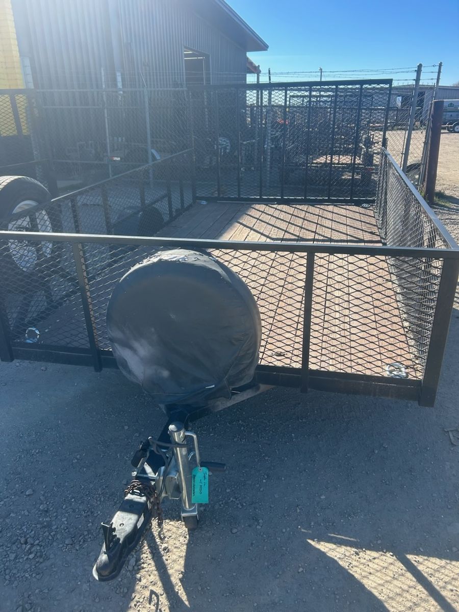 Used Big Bubba's 7x12 with mesh and rear gate