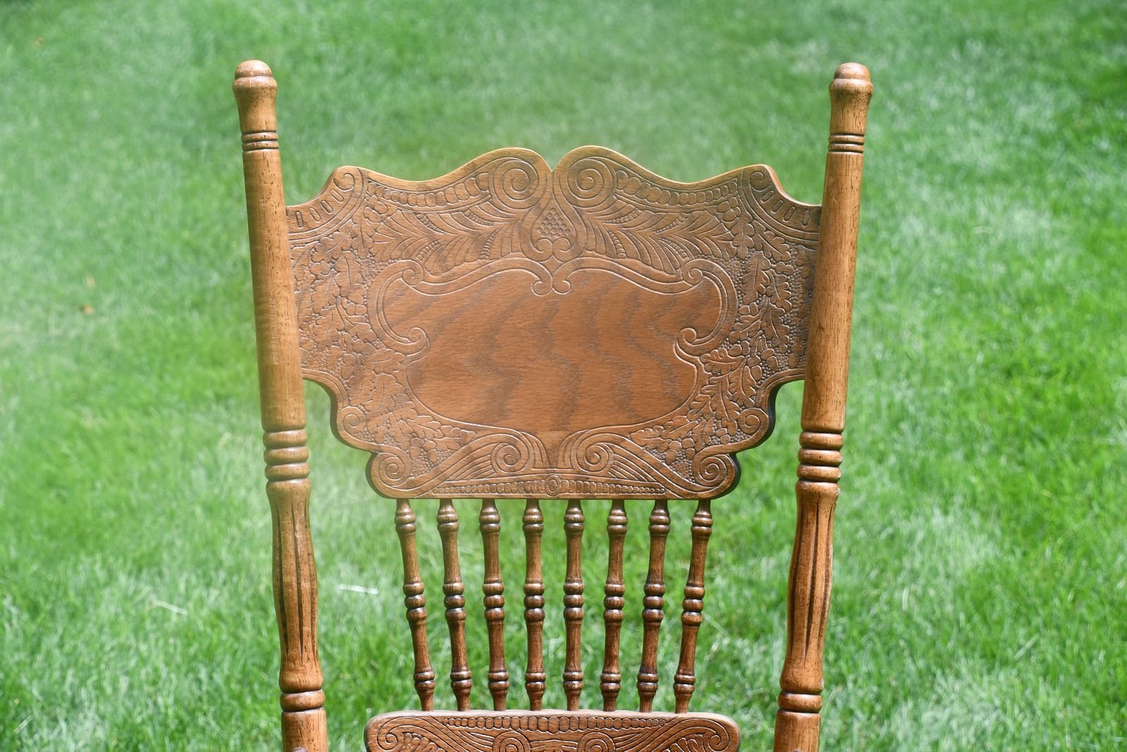 WOODEN CHAIR ~ PRETTY DESIGN ~ HEIGHT 42"