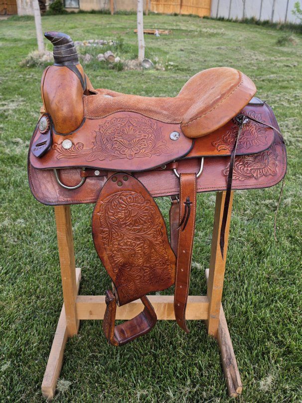 17" Trail Saddle Made By Buffalo Saddlery