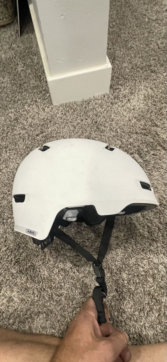 New Abus Scraper 3.0 medium bike helmet
