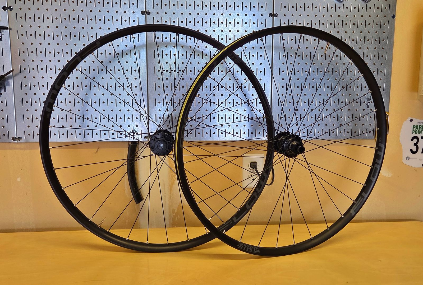 Stan's NoTubes Flow S1 (29") New
