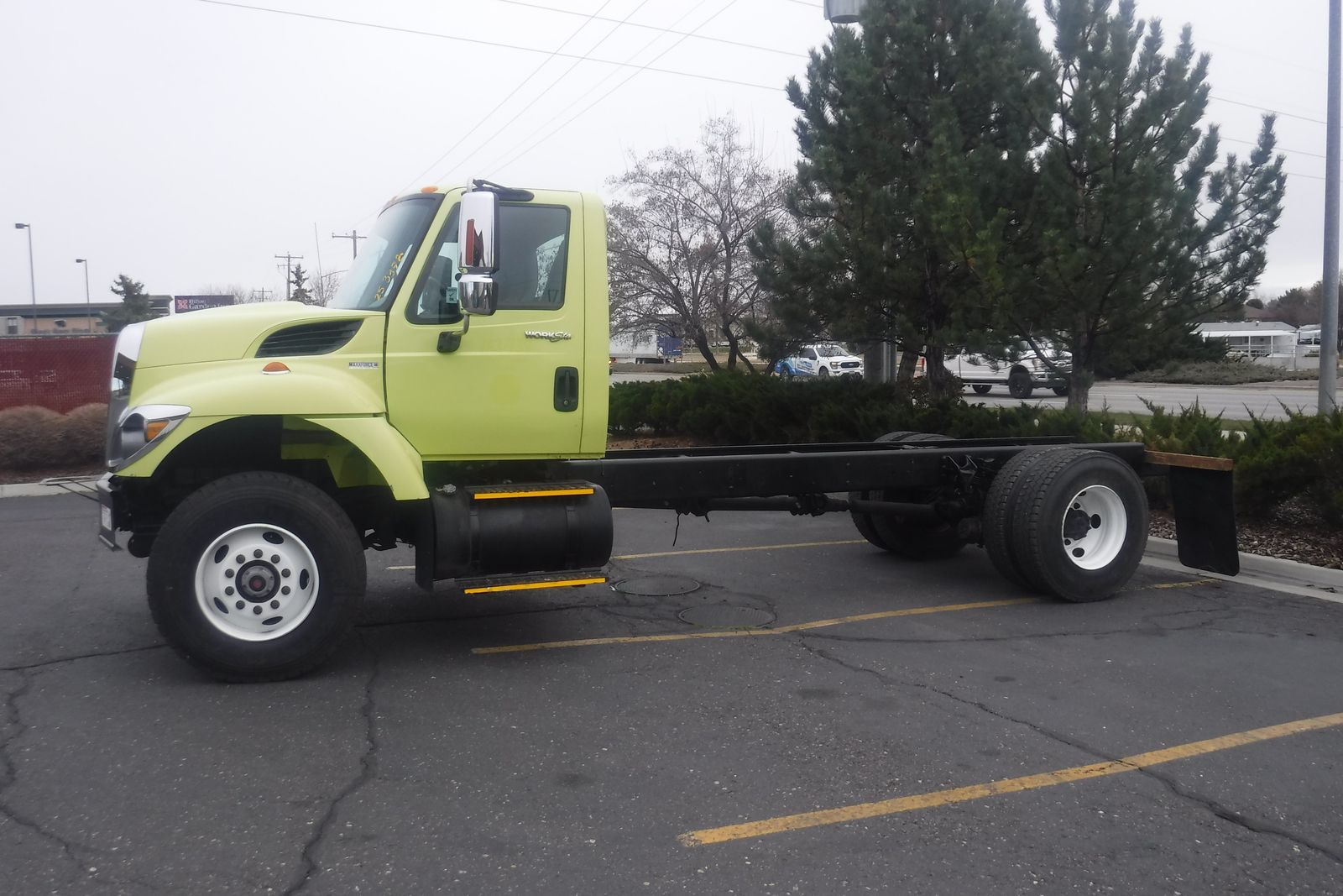 2008 IHC WorkStar 7400 S/A cab and chassis