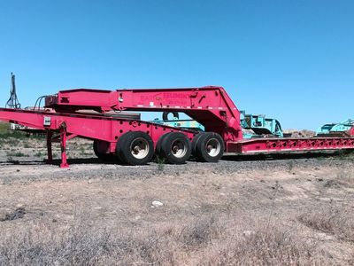 Heavy haul trailer, equipment trailer, lowboy trailer
