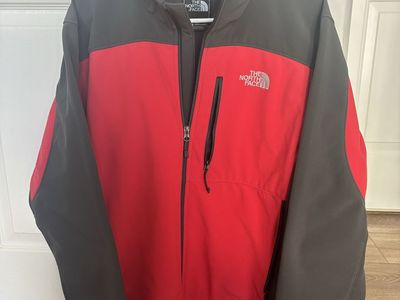 Men’s M - Red Northface Jacket