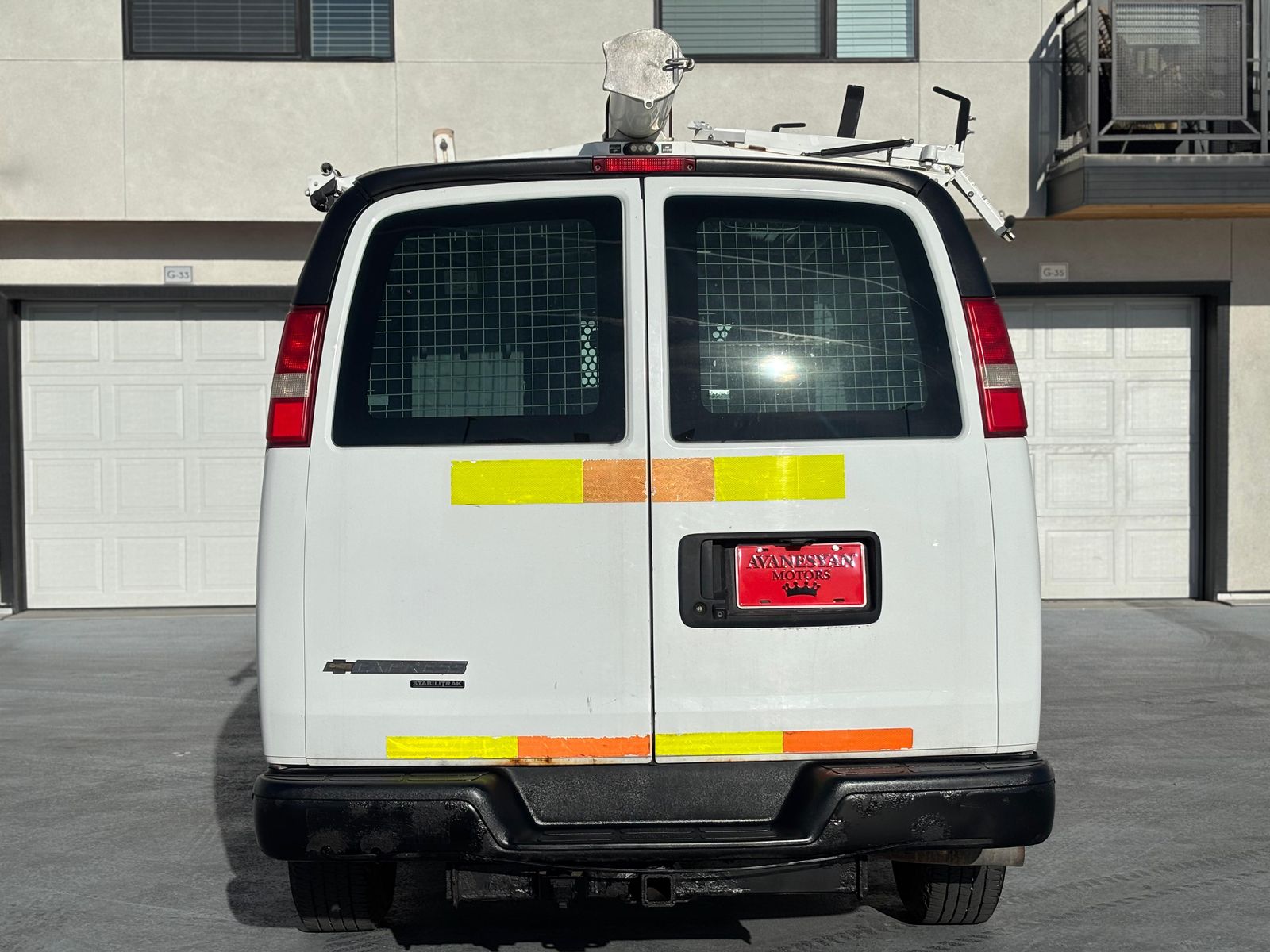 Main image 6