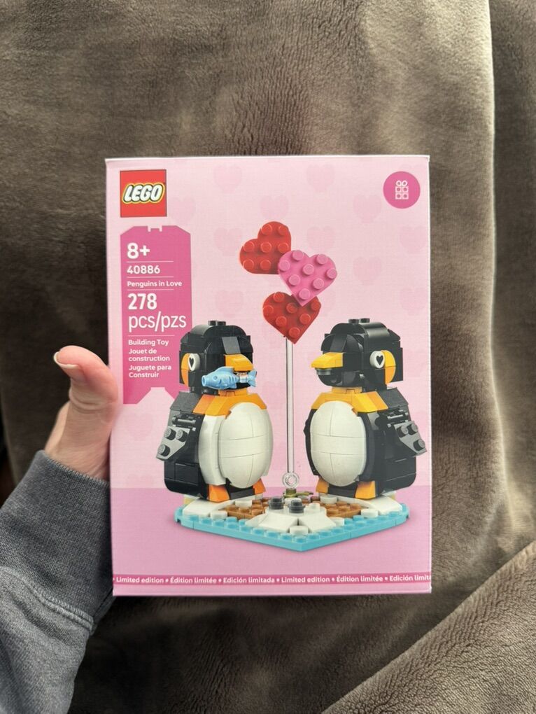 Lego Penguins In Love 40886