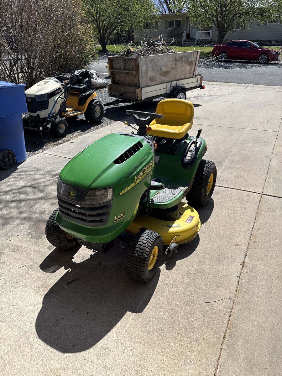 John Deere L108 Automatic