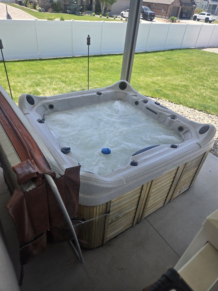 Catalina Hot tub