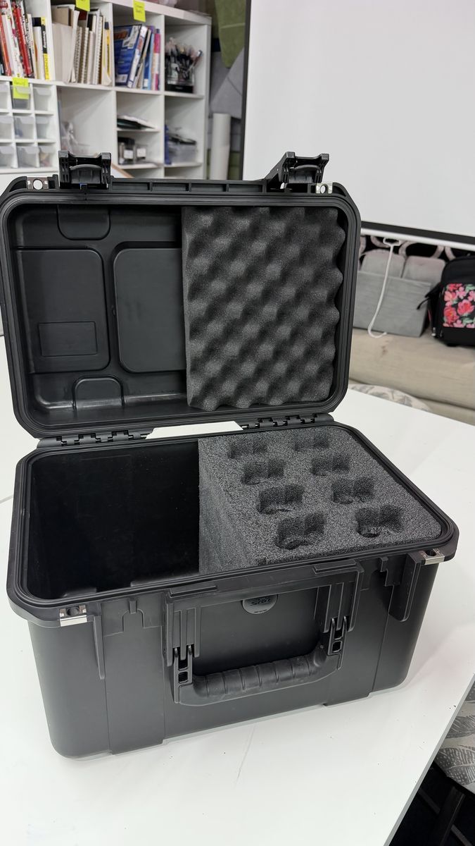 SKB 8 Mic Case