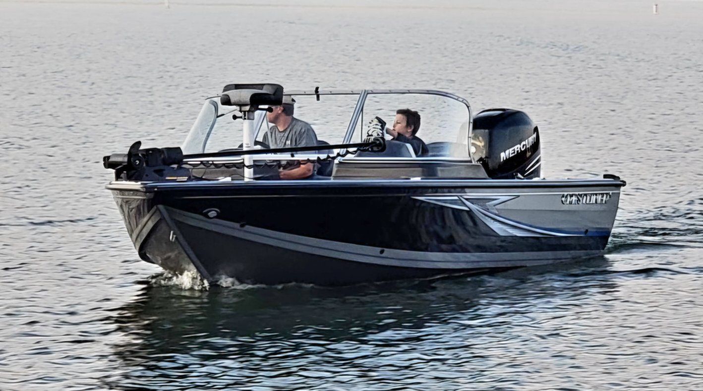 Crestliner 2100 Raptor