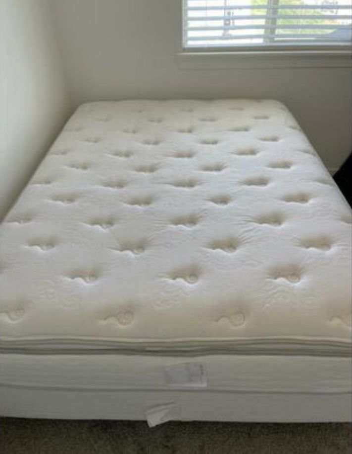 Sealy Queen Mattress and Boxspring