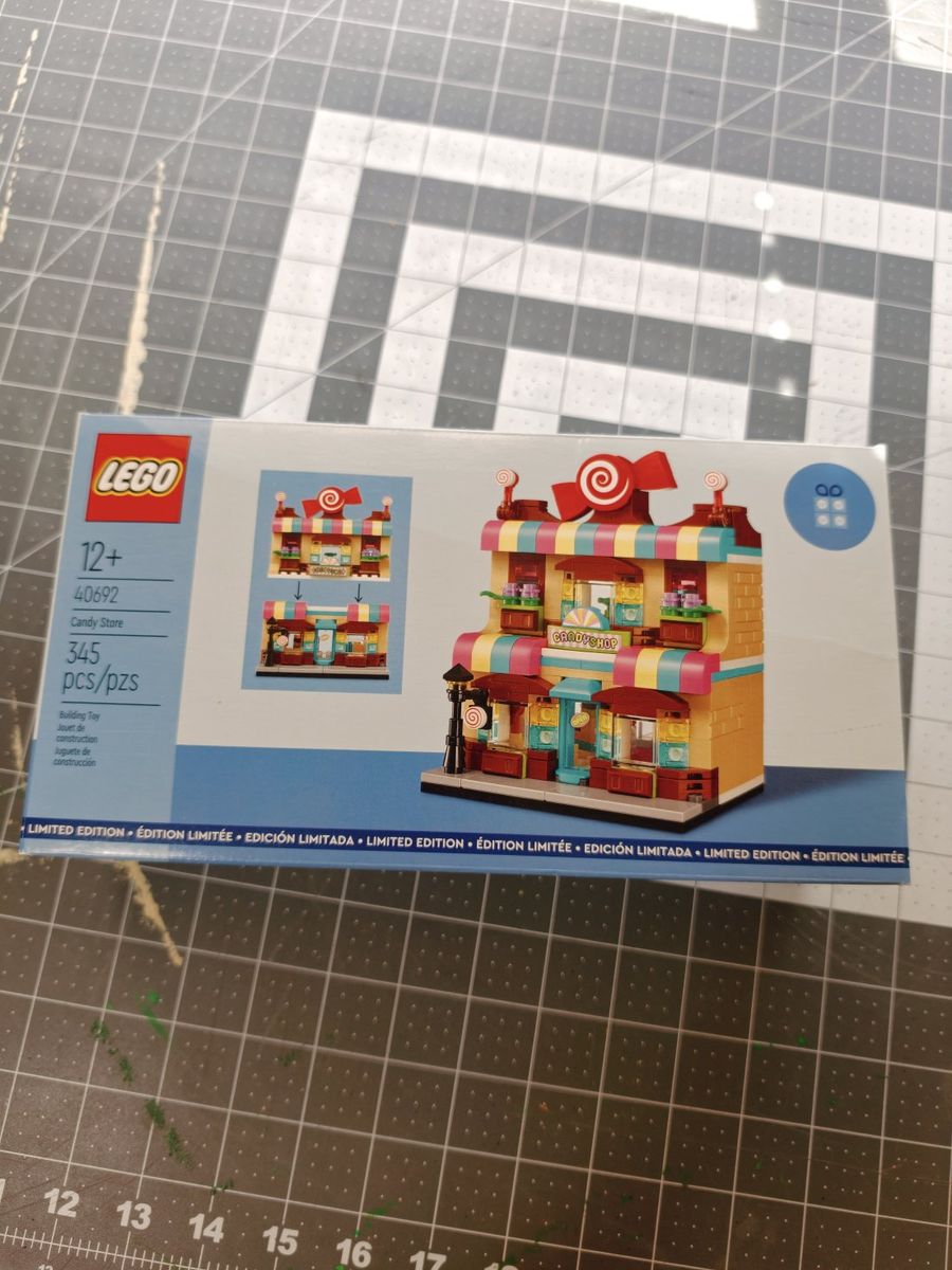 LEGO 40692 Candy Store Limited Edition 345 pcs Building Set - Complete w/ Box & Instructions