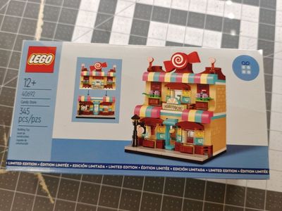 LEGO 40692 Candy Store Limited Edition 345 pcs Building Set - Complete w/ Box & Instructions