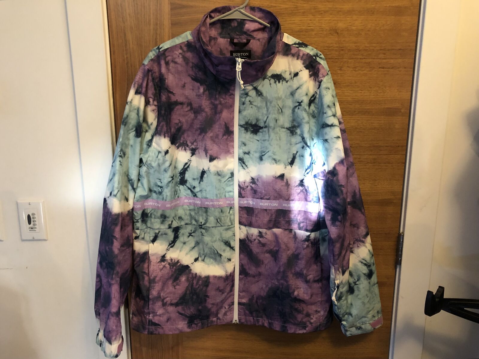 Size Medium Burton Melter Snowboarding Jacket