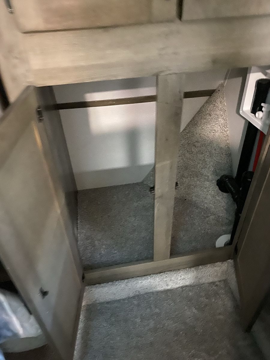 Main image 5