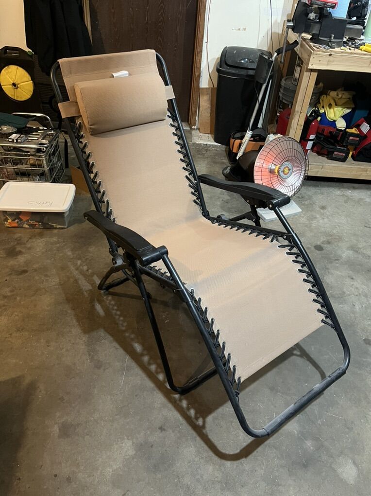 Amazon Basics Zero Gravity Chair