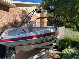 2008 Glastron GT225