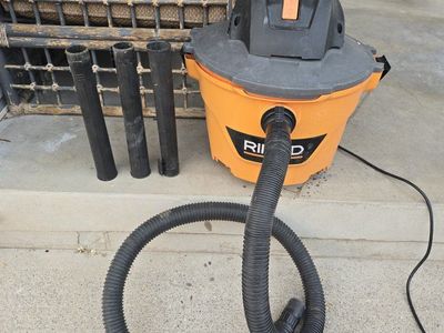 RIDGID 9-Gallon Wet/Dry Shop Vacuum (4.25 Peak HP) – Includes Hose & Extensions