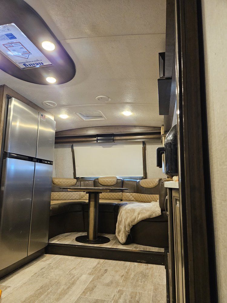 Montana 5th wheel trailer