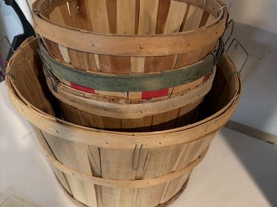 Set of 4 Nested Vintage Wooden Splint Peach Baskets with Wire Handles 3 small and one larger