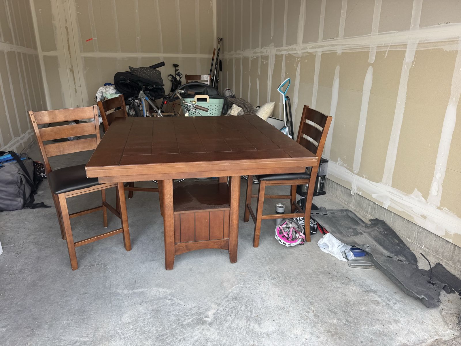 Kitchen table