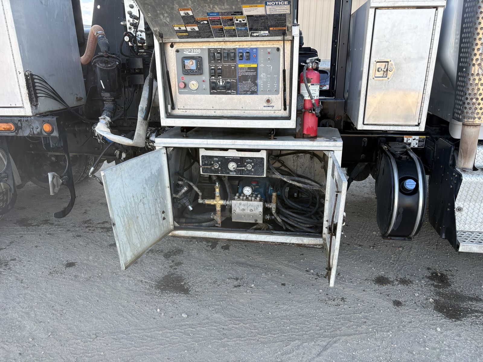 Main image 13