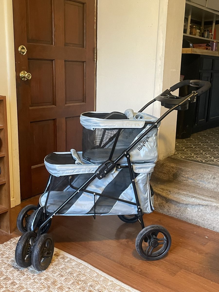Double Pet Stroller, Lightweight and Foldable with Mesh Windows Excellent Condition
