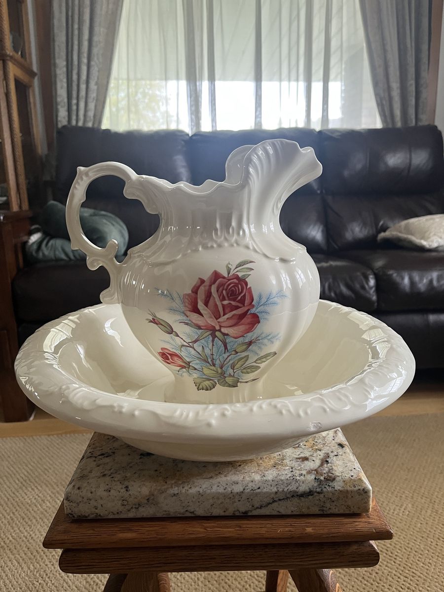 Lovely Matching Pitcher and Bowl Set